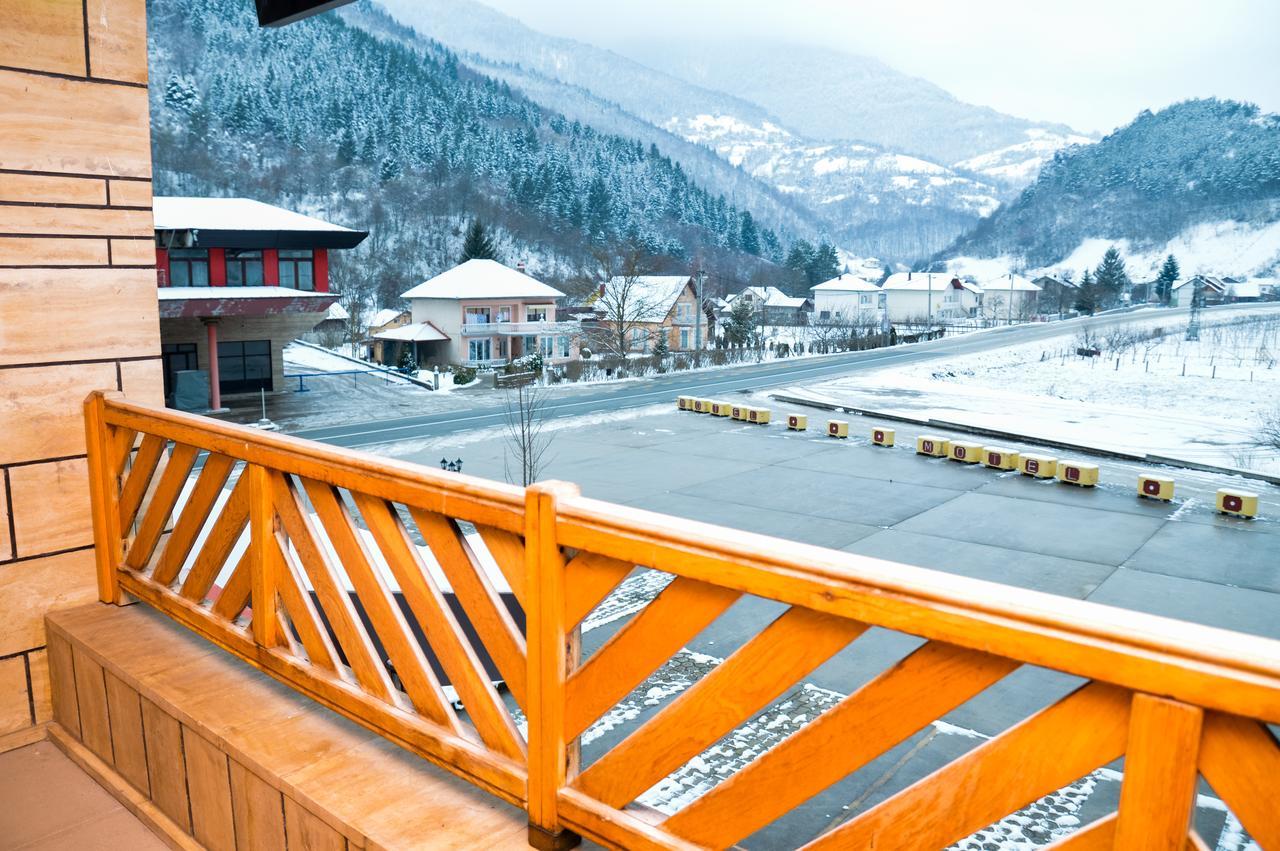Motel Stecak ไยเซ ภายนอก รูปภาพ