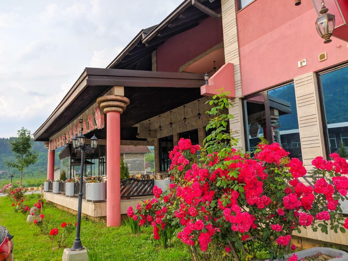 Motel Stecak ไยเซ ภายนอก รูปภาพ