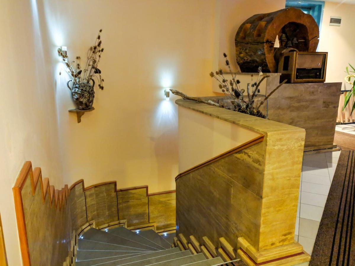 Motel Stecak ไยเซ ภายนอก รูปภาพ